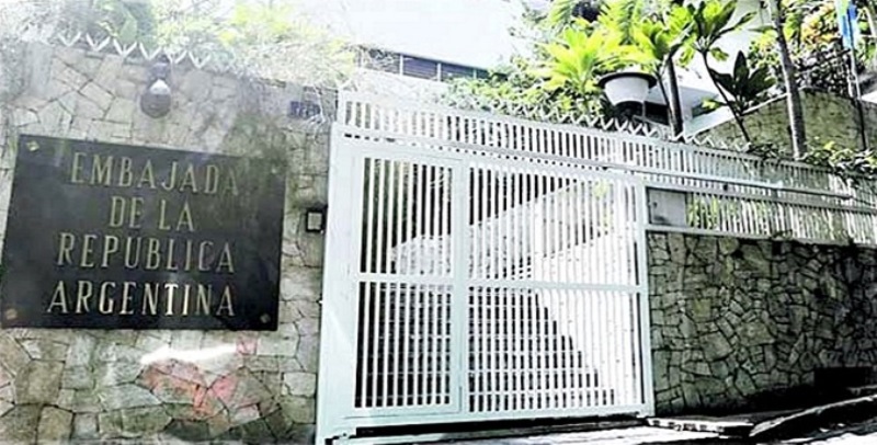 Liberan a empleado de la embajada de Argentina