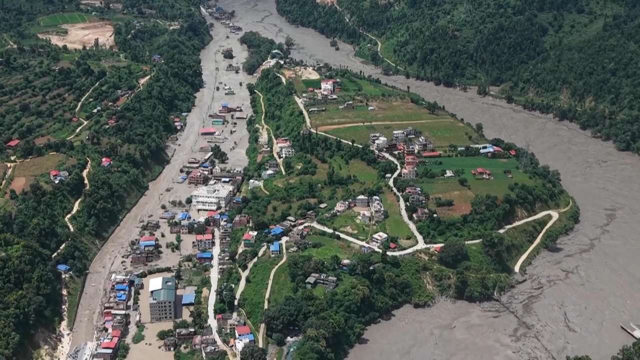 autoridades-de-nepal-elevan-a-359-los-fallecidos-por-la-masiva-riada